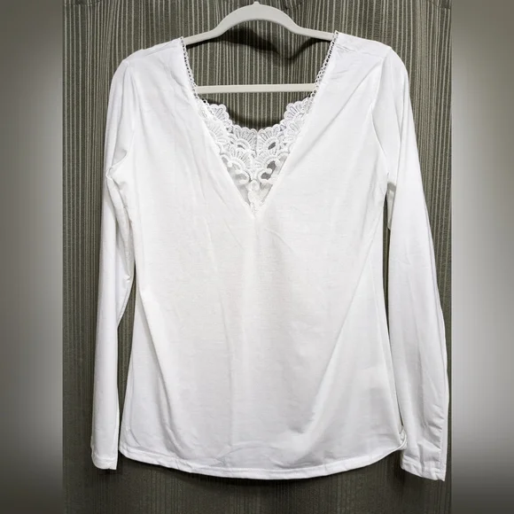 Junior'women's Xl Front and back Lace trim Vneck T,shirt - Picture 2 of 3